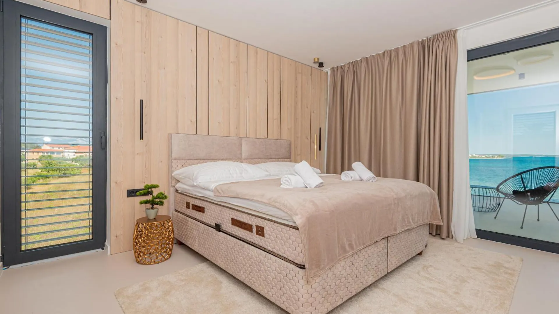 Seafront Villa Serena With Pool And Seaview Privlaka