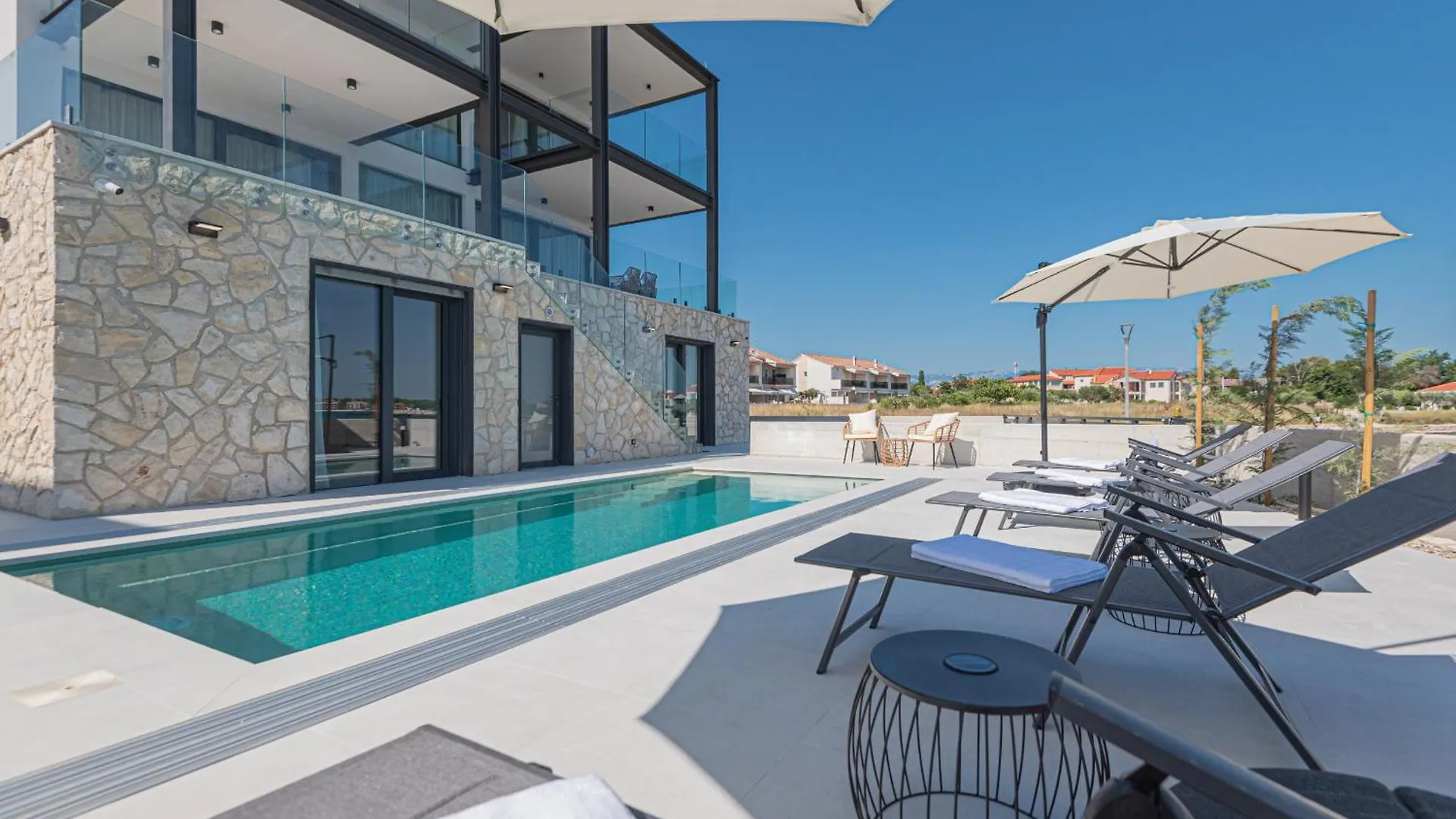 Seafront Villa Serena With Pool And Seaview Privlaka